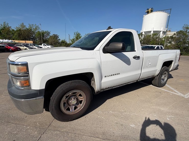 2015-chevrolet-silverado-1500-image-1