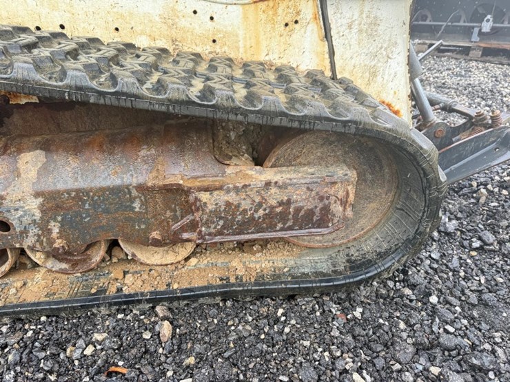 2020-bobcat-t595-image-14
