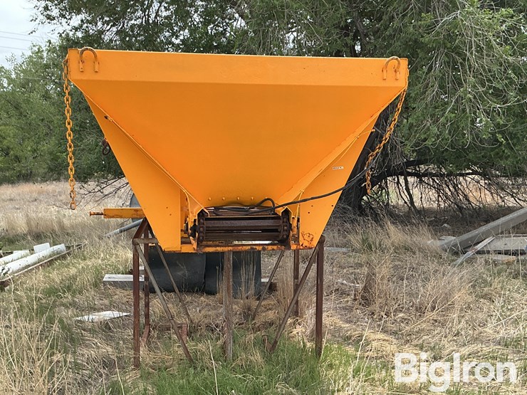 highway-equip-e2500-10-heavy-duty-v-box-sand-or-salt-spreader-box-image-2
