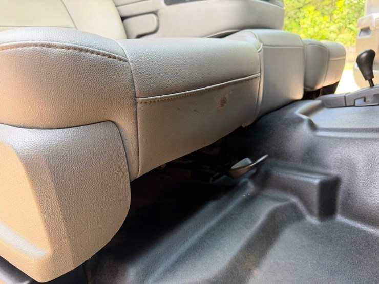 2019-chevrolet-silverado-1500-image-51
