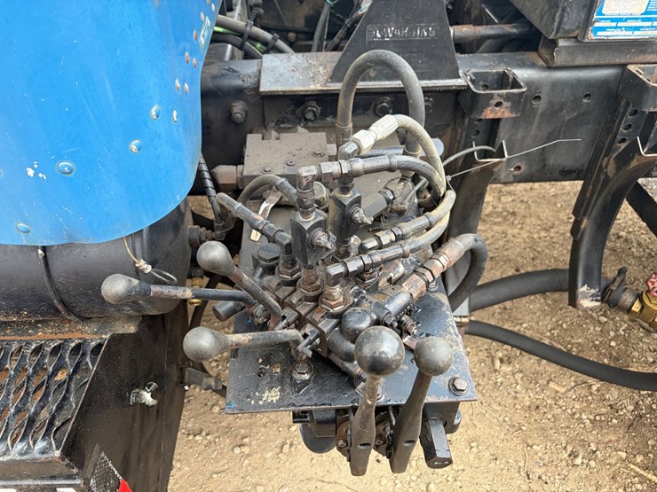 #89-•-2008-peterbilt-roll-off-tandem-axle-truck-image-4