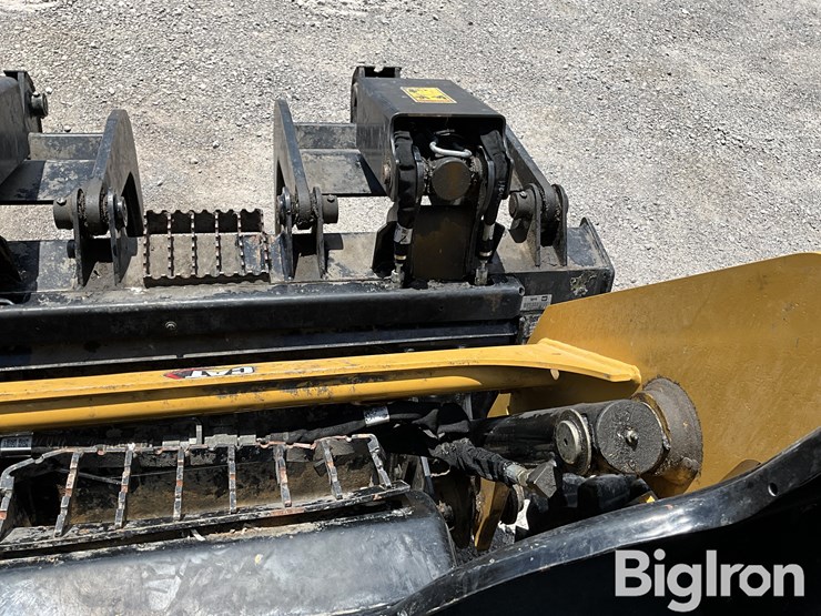 2023-caterpillar-232d3-image-9