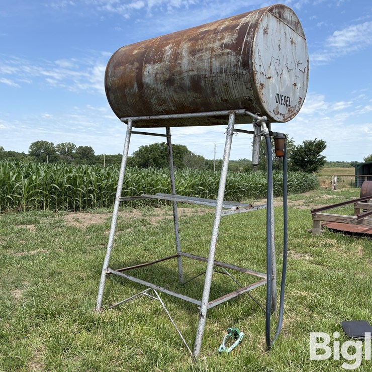300-Gal Fuel Barrel W/Stand