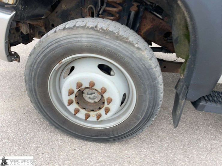 2015-ford-f550-image-24