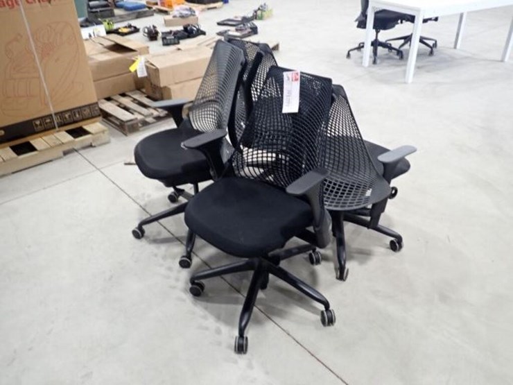 qty-of-(4)-desk-chairs-image-6