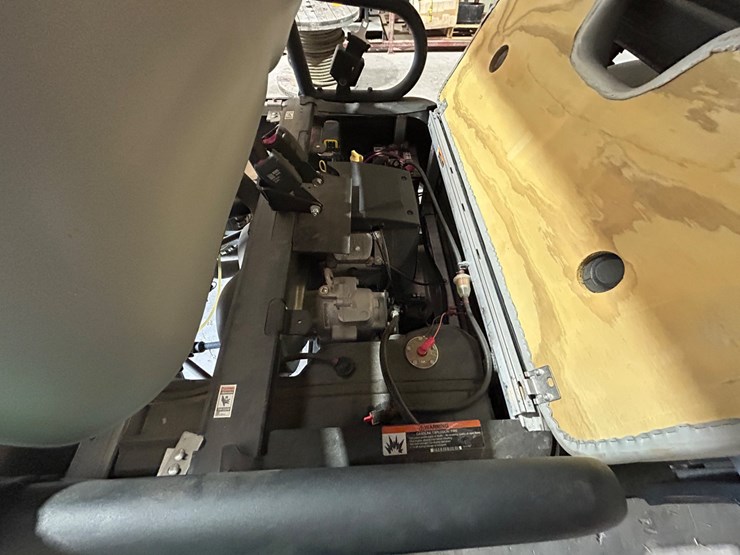 club-car-carryall-1700-image-19