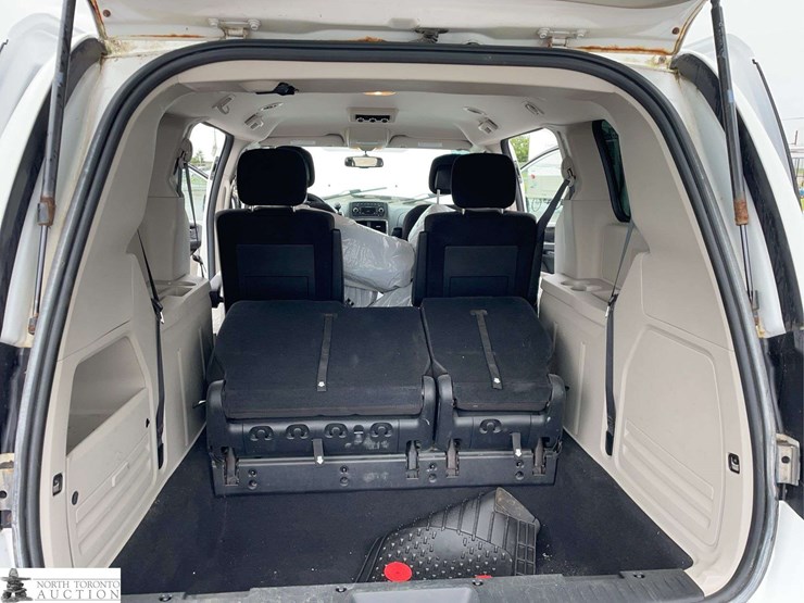 2014-dodge-grand-caravan-sxt-image-20