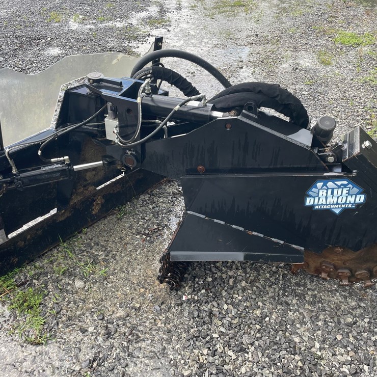 #4509 • Blue Diamond Swing Arm Stump Grinder