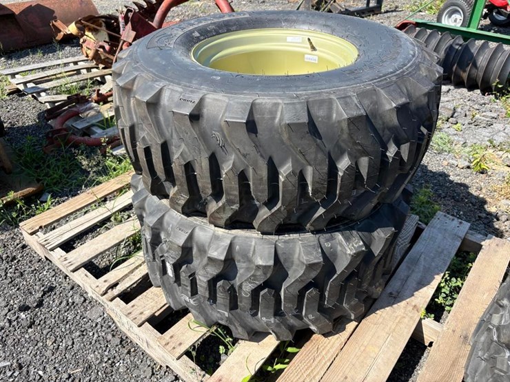 tiron-350/70-17.5-skis-steer-tires-image-2