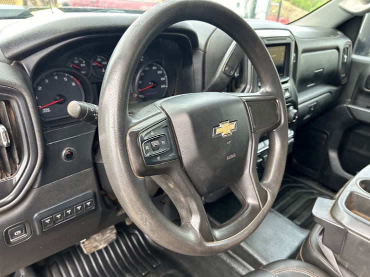 2020-chevrolet-2500hd-image-44