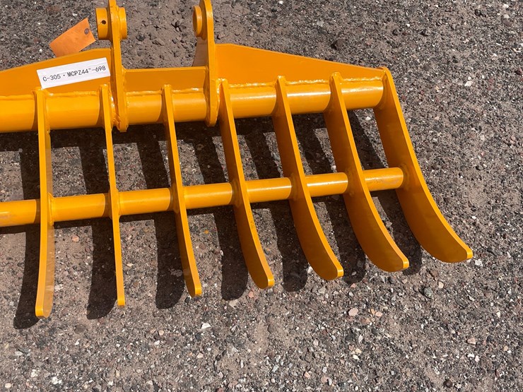 2026-caterpillar-305-image-6