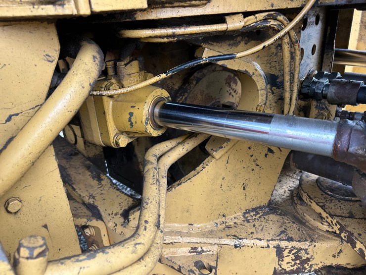 caterpillar-815a-image-17