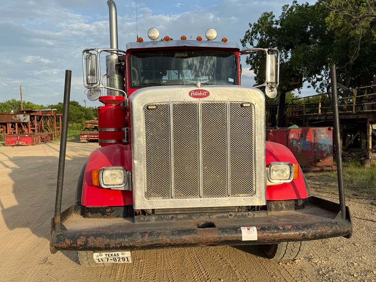 2013-peterbilt-367-image-3