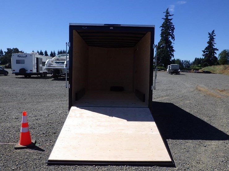 2026-royal-lcht35-7.516v-86-t/a-enclosed-trailer-image-7