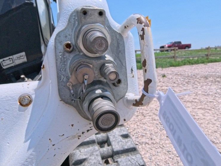 2021-bobcat-t64-image-11