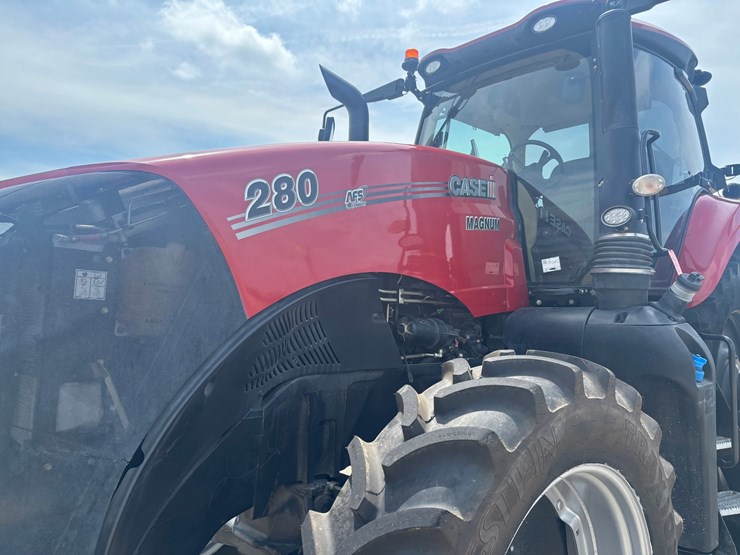 #2244-•-2021-case-magnum-280-tractor-image-8