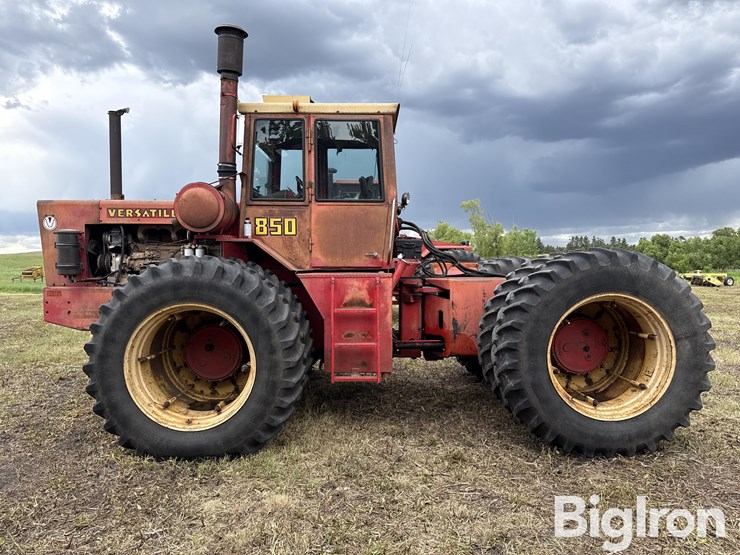 1975-versatile-850-image-8