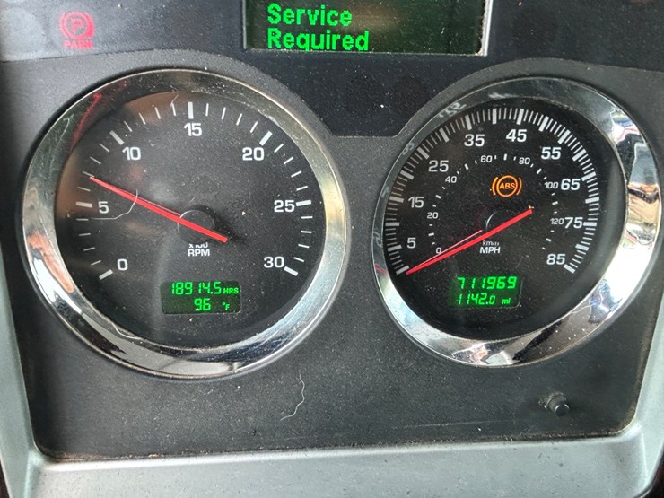 2013-kenworth-w900-image-18