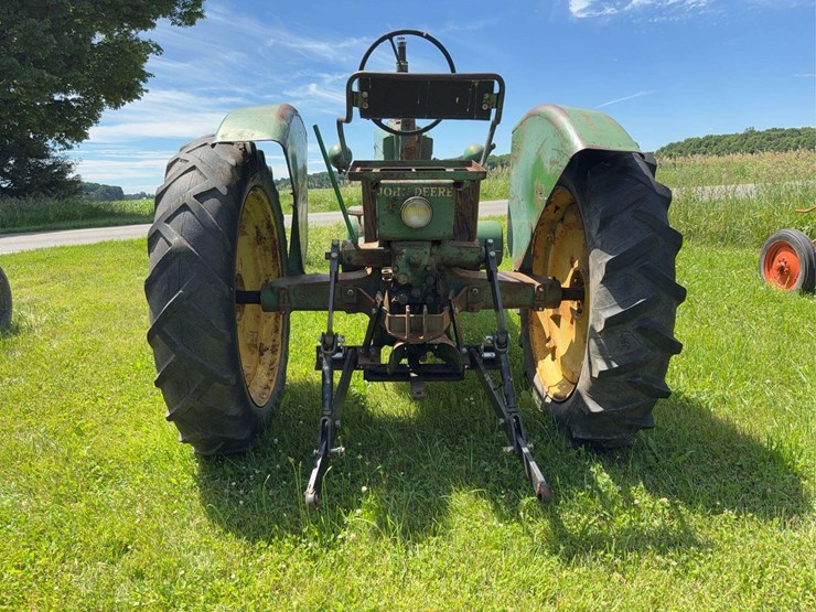 john-deere-model-b-image-3