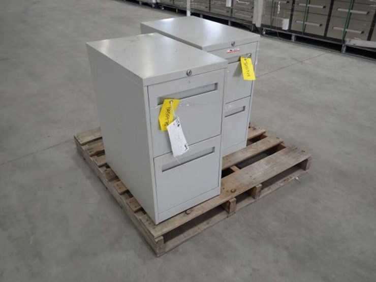 qty-of-(2)-metal-2-drawer-filing-cabinets-image-2