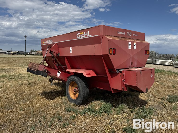 gehl-mf8335-total-mix-feeder-wagon-image-7