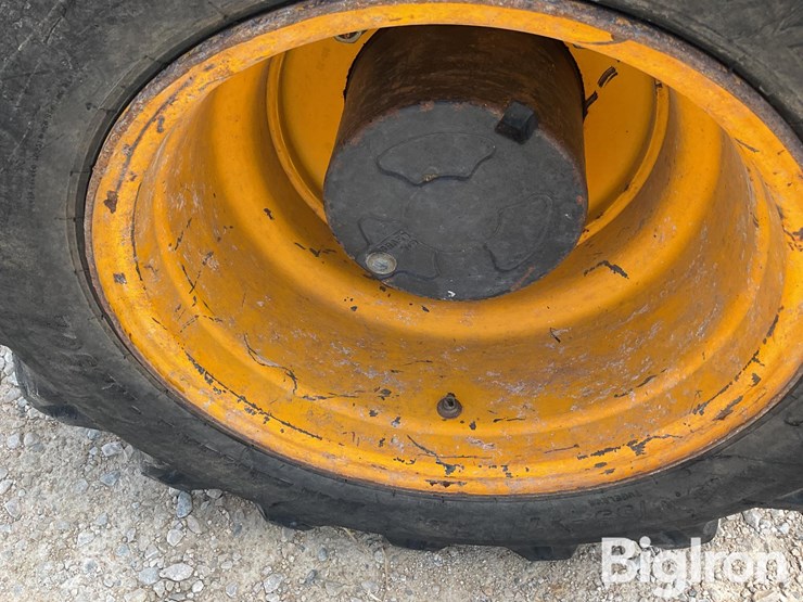 2012-jcb-520-50-image-18