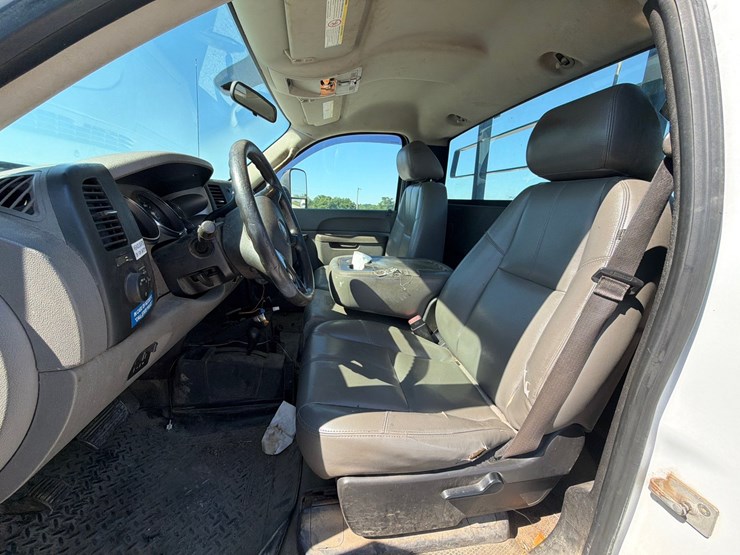 #62-•-2013-gmc-sierra-pickup-truck-image-12