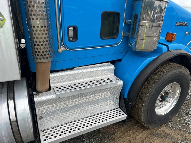 2013-kenworth-t800-image-14