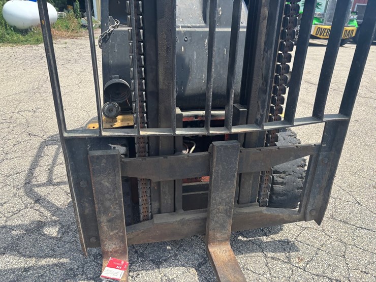 #2246-•-baker-forklift-image-23