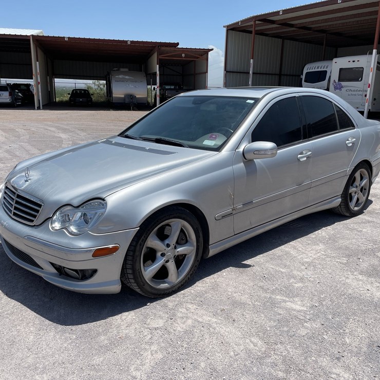 #162 • 2005 Mercedes C230 Kompressor (Clean NM Title)