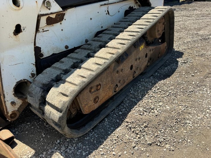 bobcat-t870-image-13