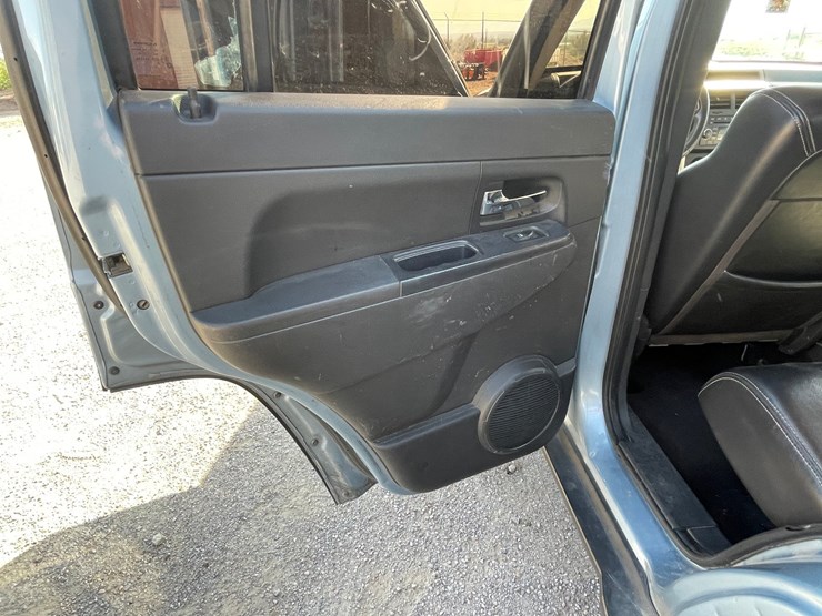 2012-jeep-liberty-image-55