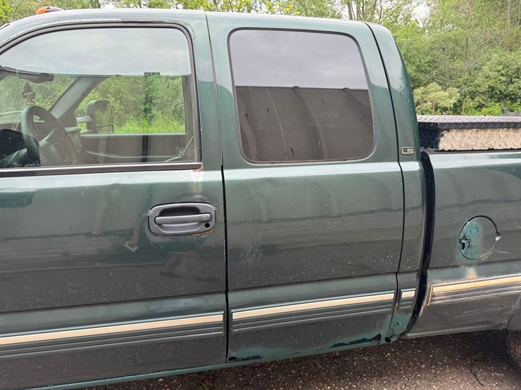 2002-chevrolet-2500hd-image-14