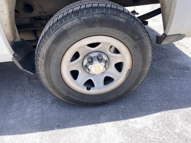 #156-•-2018-chevy-work-truck-(clean-nm-title)-image-9