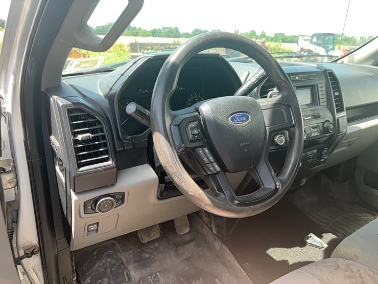 2017-ford-f150-image-15