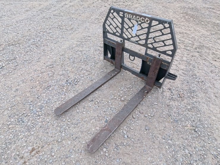 #1094-•-skid-steer-quick-attach-pallet-forks-image-2