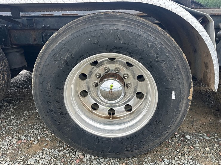 2013-kenworth-t800-image-89