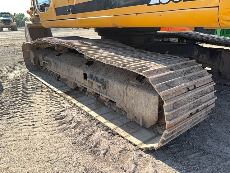 deere-230-lc-image-24