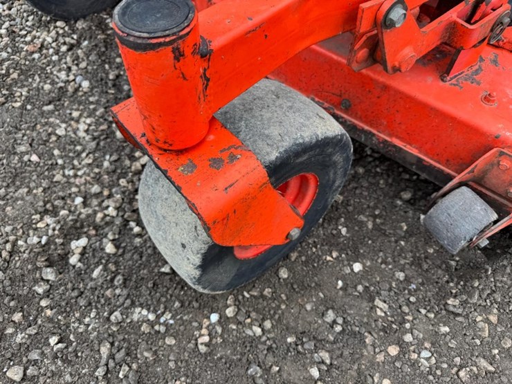 2016-kubota-z725kh-image-11