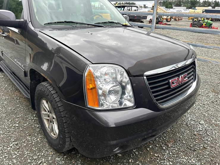 2010-gmc-yukon-image-11