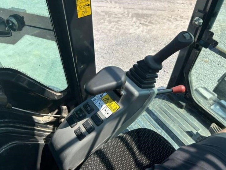 2022-bobcat-e88-image-16