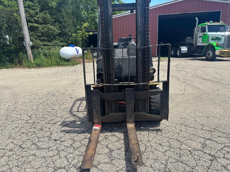 #2246-•-baker-forklift-image-6