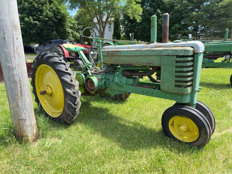 john-deere-model-b-image-1