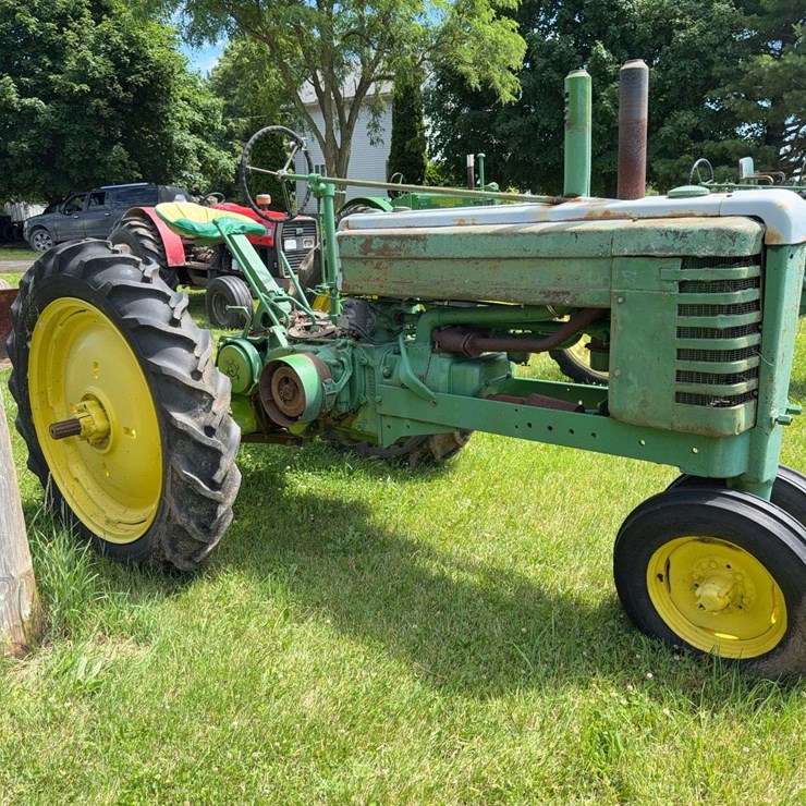 JOHN DEERE MODEL B