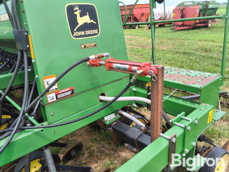 john-deere-750-image-19