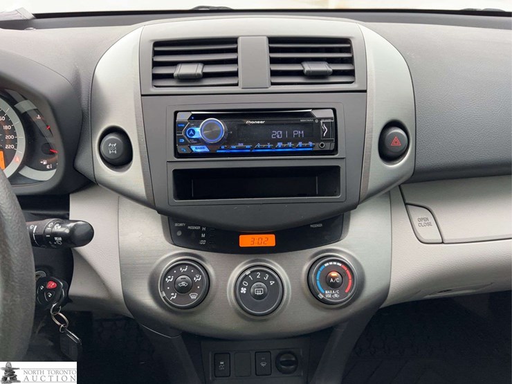 2011-toyota-rav4-image-14