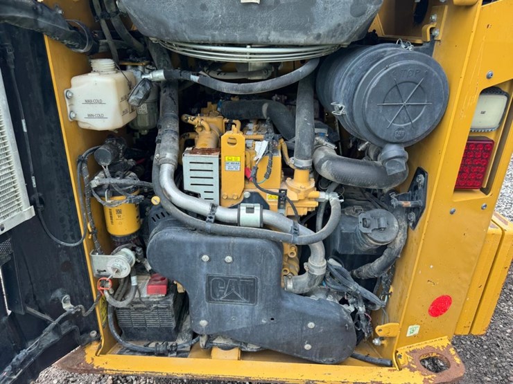 2023-caterpillar-259d3-image-18