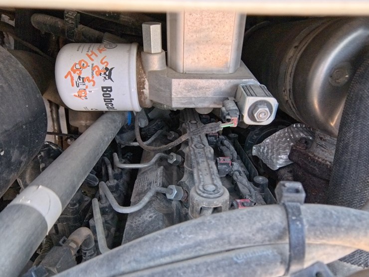 2021-bobcat-t64-image-28