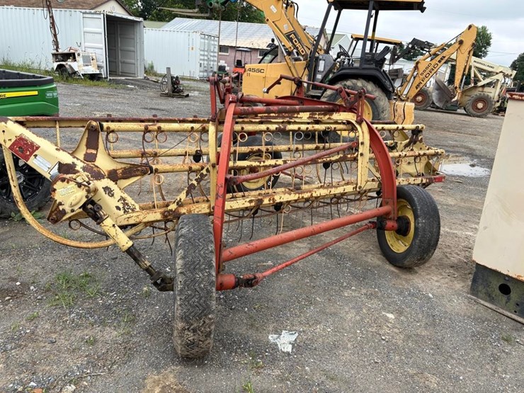 new-holland-258-image-6