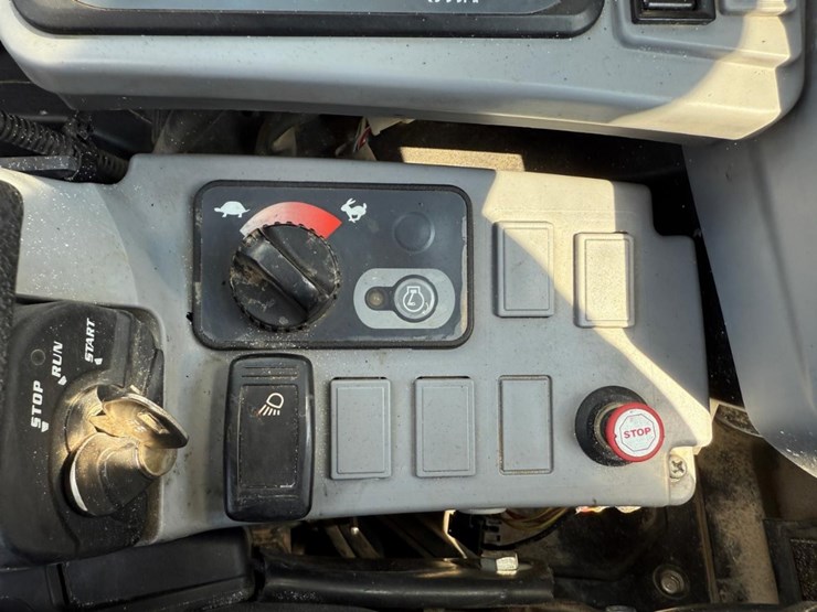 2015-kubota-u35-4-image-25